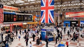 A Walk Through The London Victoria Station London England [upl. by Sabra]